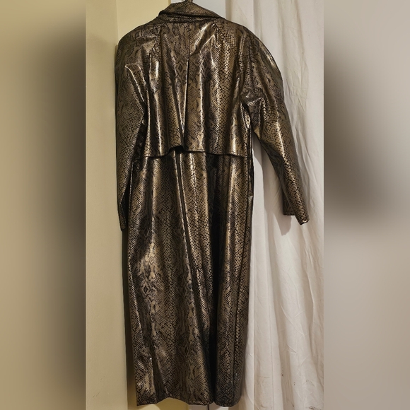 VINTAGE Rain jacket like New - Picture 2 of 5